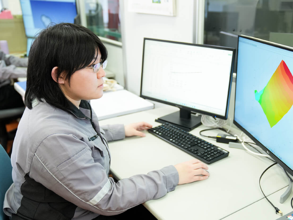 プラズマ技術の向上に挑む開発の現場